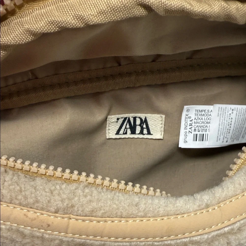 Women’s Zara Cozy Tan Sherpa Fanny Pack Ziopered Bag 12 “